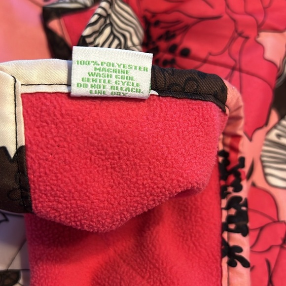 Vera Bradley Stadium Blanket in Mocha Rouge Print Fleeze Quilted Throw - Picture 5 of 7